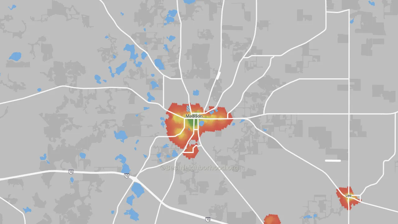 Walk Grade map of 32340, FL, walkable areas in green and car-dependent areas in red
