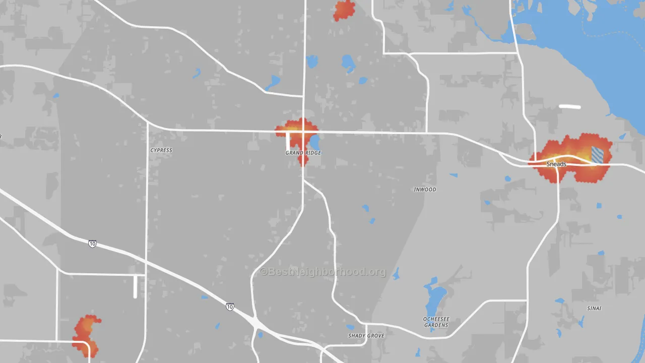 Walk Grade map of 32442, FL, walkable areas in green and car-dependent areas in red