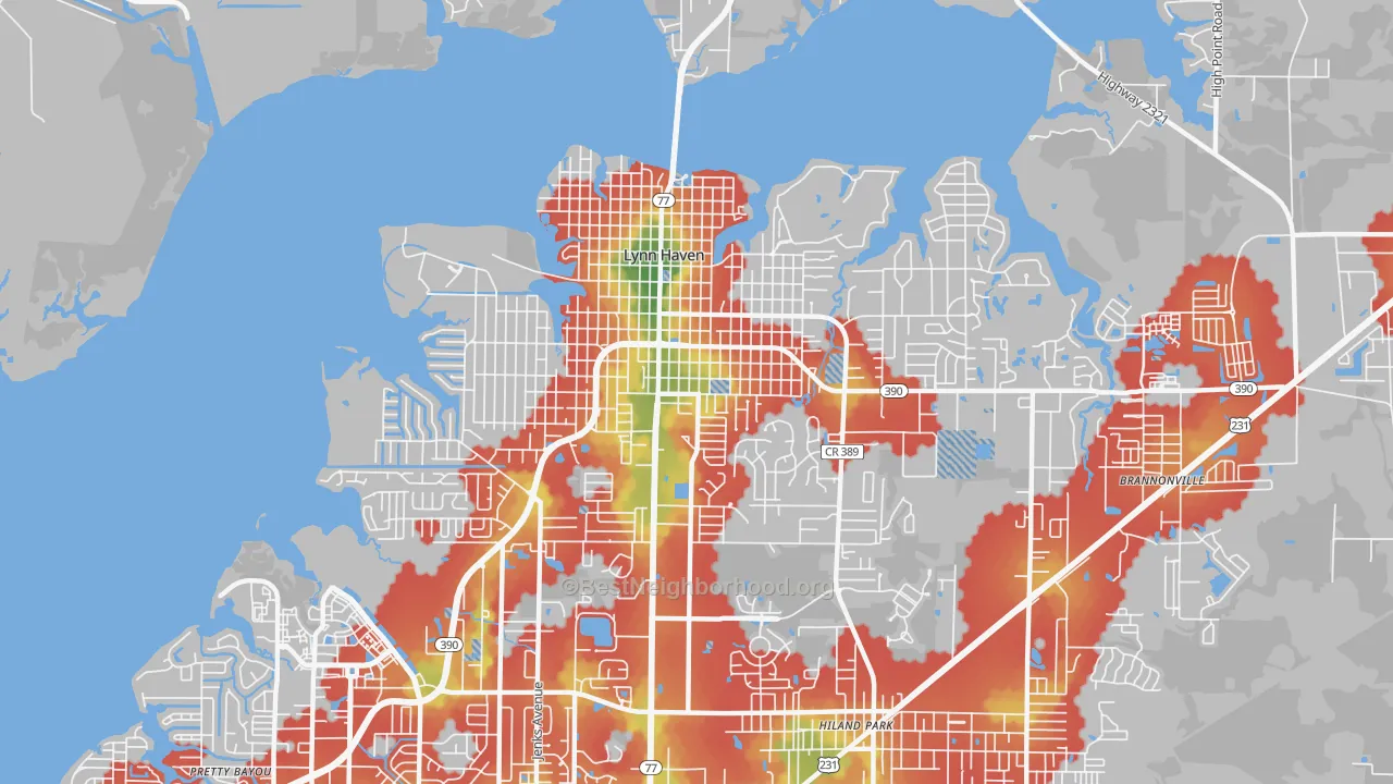 Walk Grade map of 32444, FL, walkable areas in green and car-dependent areas in red