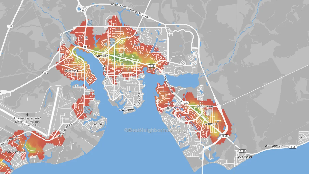 Walk Grade map of 32578, FL, walkable areas in green and car-dependent areas in red
