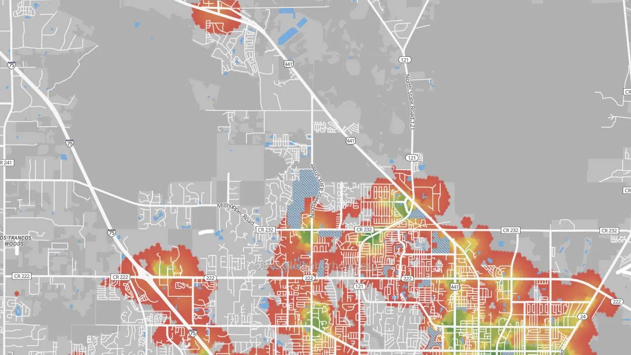 Walk Grade map of 32653, FL, walkable areas in green and car-dependent areas in red