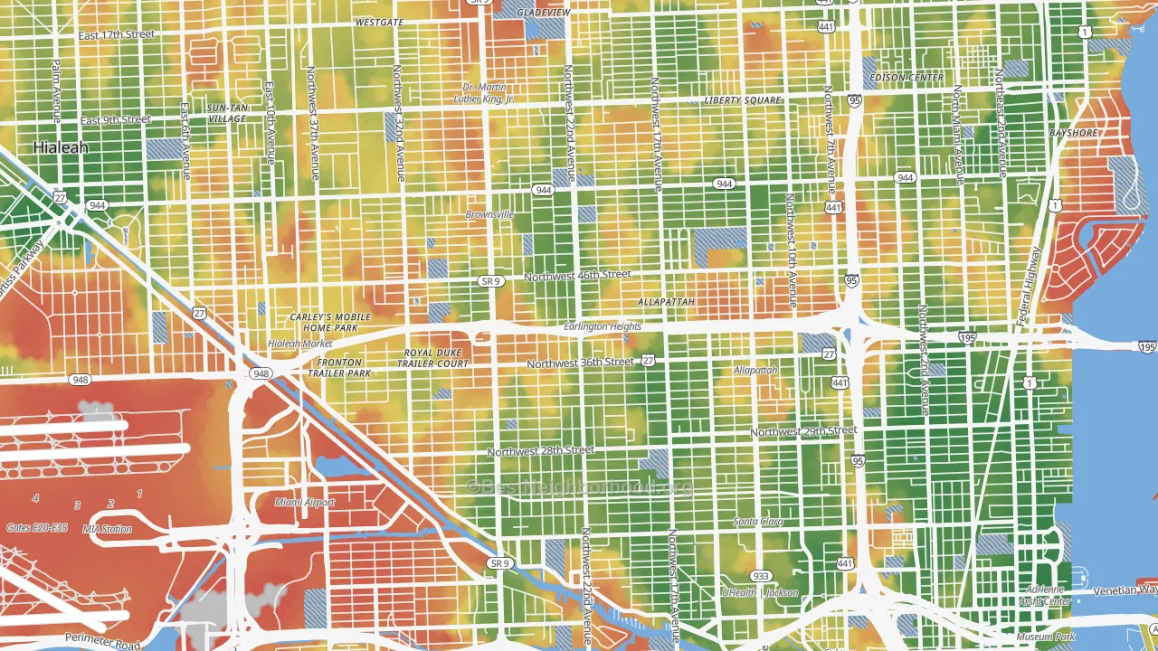 Walk Grade map of 33142, FL, walkable areas in green and car-dependent areas in red