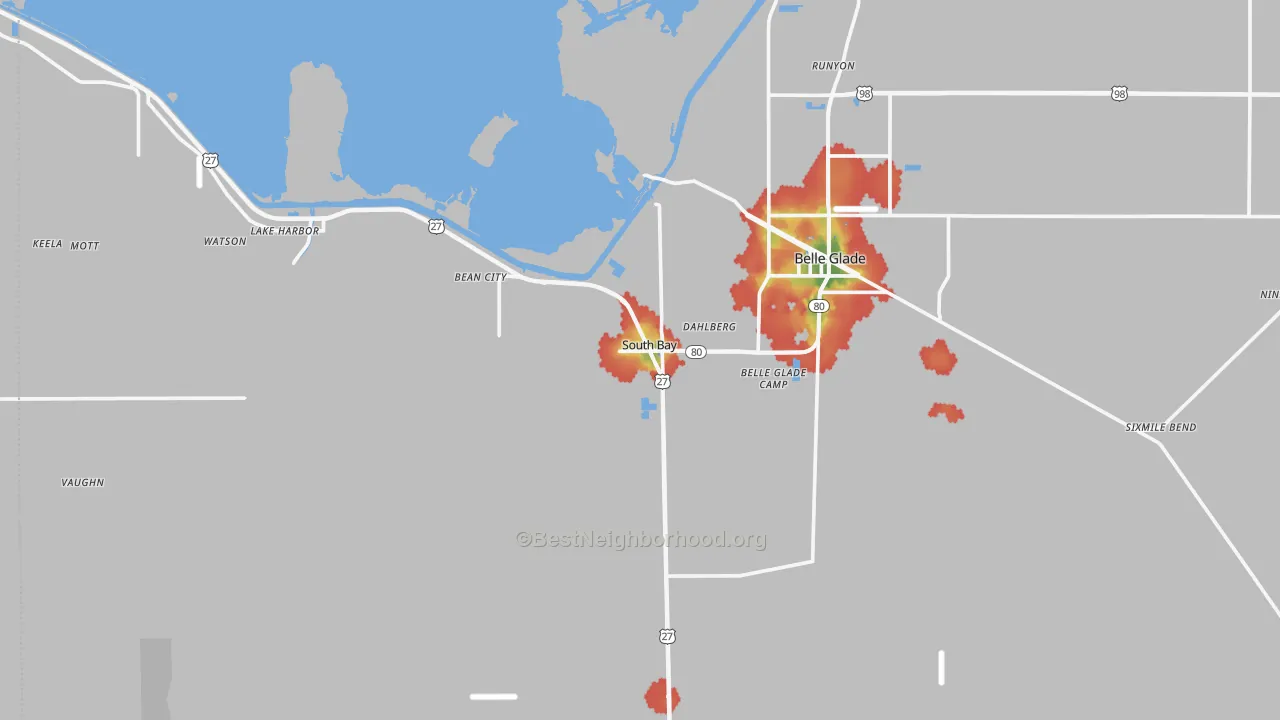 Walk Grade map of 33493, FL, walkable areas in green and car-dependent areas in red