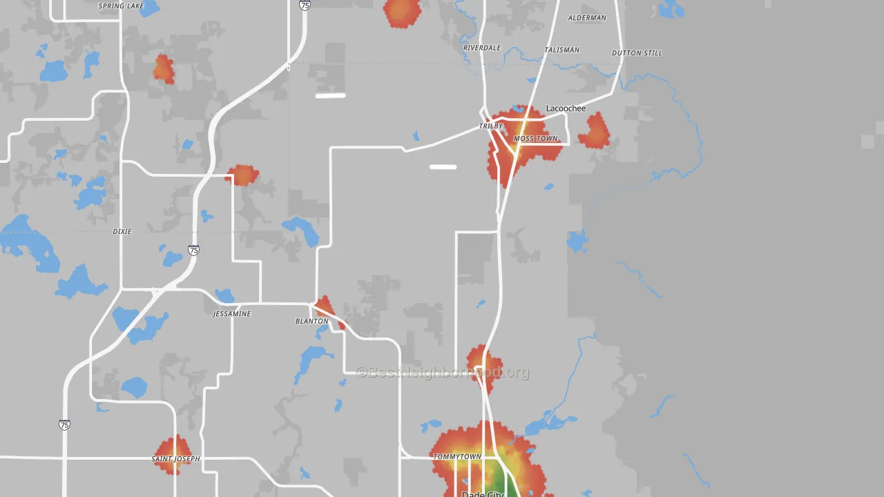Walk Grade map of 33523, FL, walkable areas in green and car-dependent areas in red