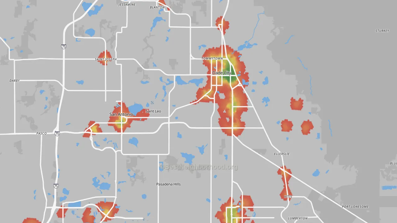 Walk Grade map of 33525, FL, walkable areas in green and car-dependent areas in red