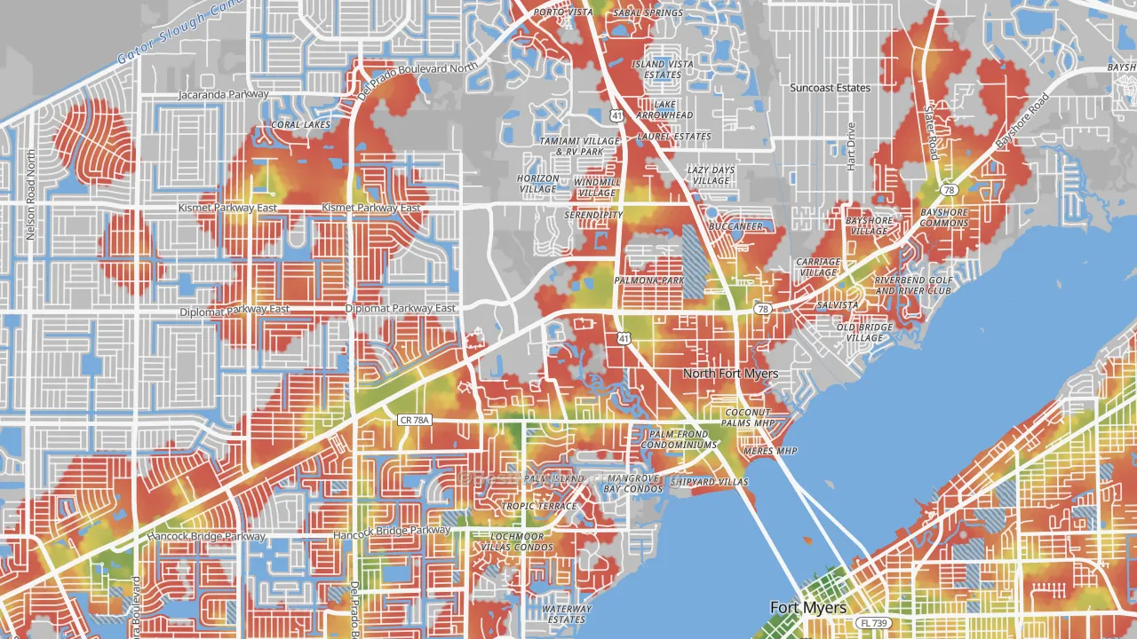 Walk Grade map of 33903, FL, walkable areas in green and car-dependent areas in red
