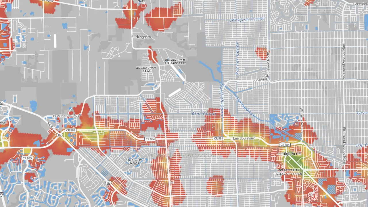 Walk Grade map of 33971, FL, walkable areas in green and car-dependent areas in red