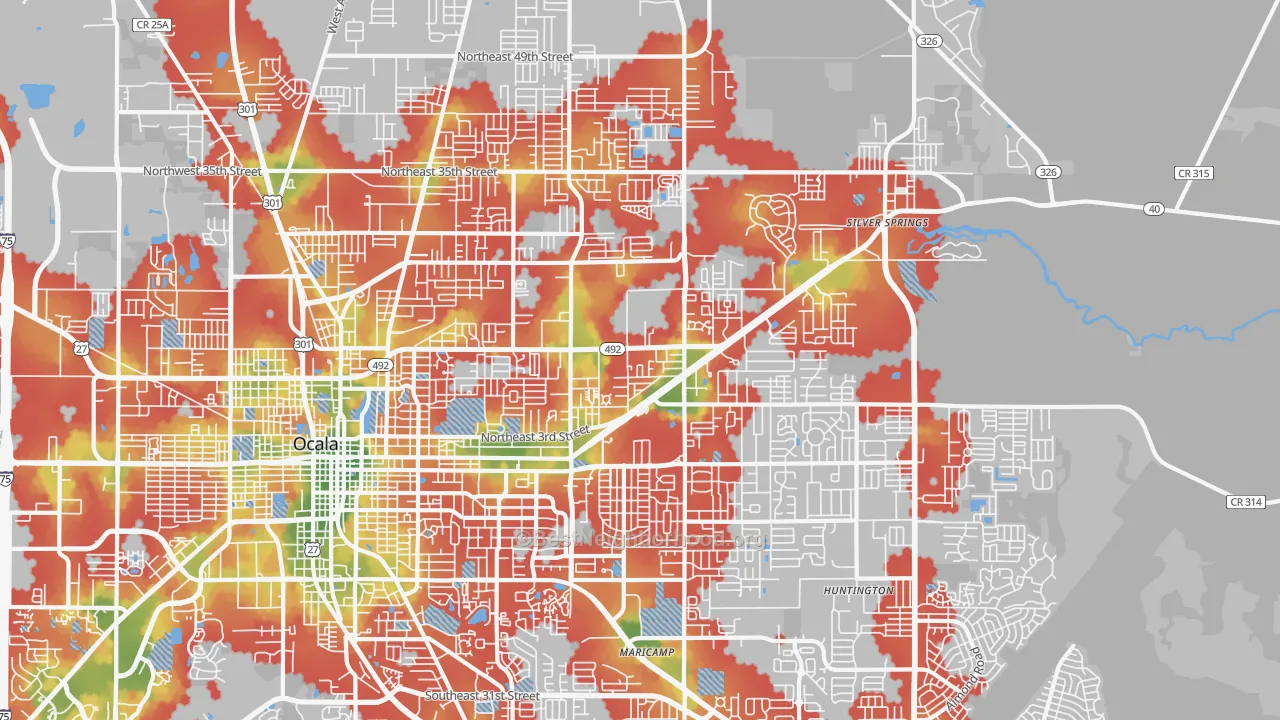 Walk Grade map of 34470, FL, walkable areas in green and car-dependent areas in red
