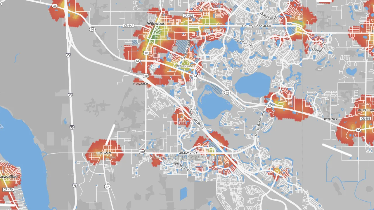 Walk Grade map of 34785, FL, walkable areas in green and car-dependent areas in red