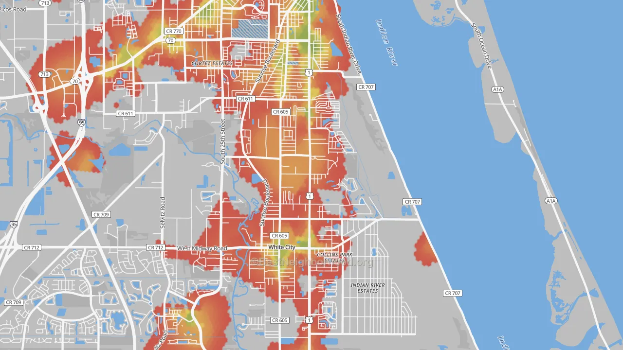 Walk Grade map of 34982, FL, walkable areas in green and car-dependent areas in red