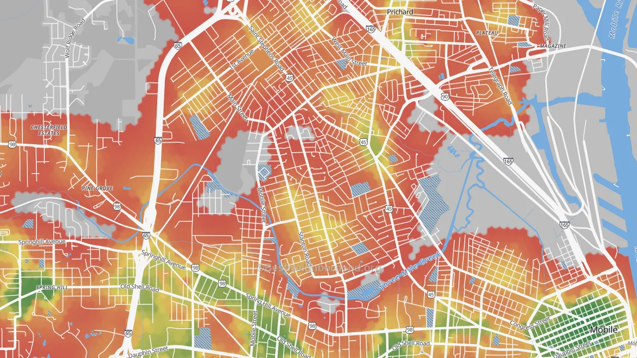 Walk Grade map of 36617, AL, walkable areas in green and car-dependent areas in red