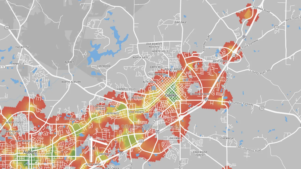 Walk Grade map of 36801, AL, walkable areas in green and car-dependent areas in red
