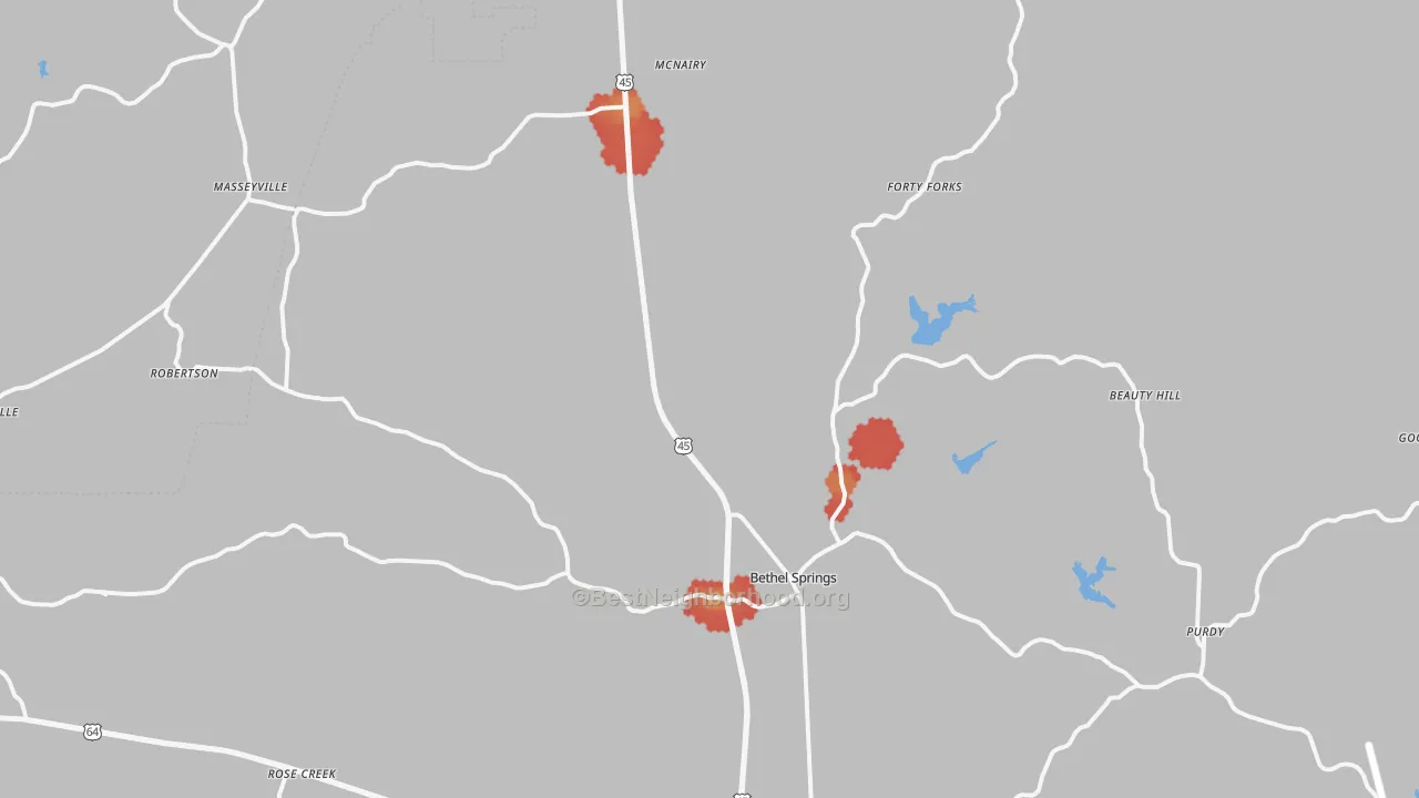 Walk Grade map of 38315, TN, walkable areas in green and car-dependent areas in red