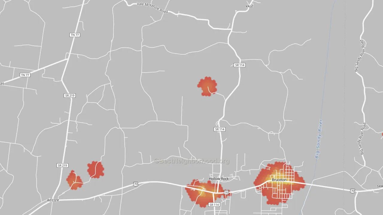 Walk Grade map of 38342, TN, walkable areas in green and car-dependent areas in red