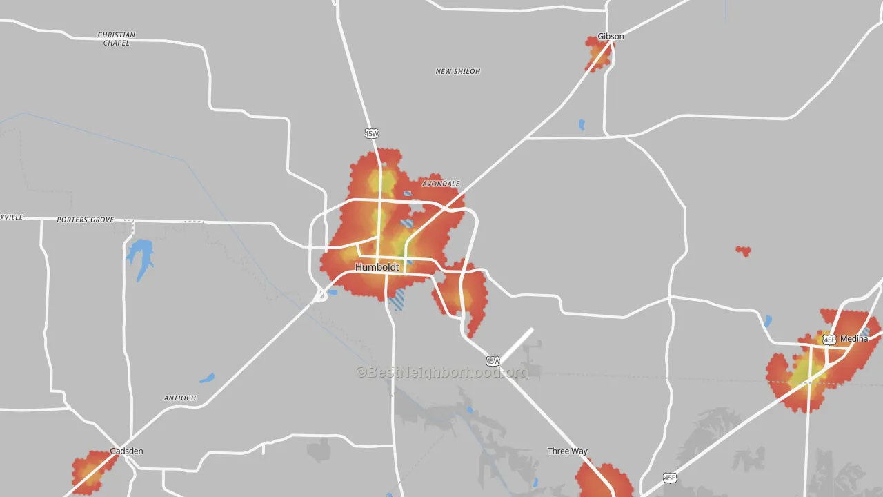Walk Grade map of 38343, TN, walkable areas in green and car-dependent areas in red