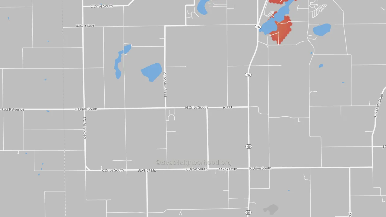 Walk Grade map of 49051, MI, walkable areas in green and car-dependent areas in red