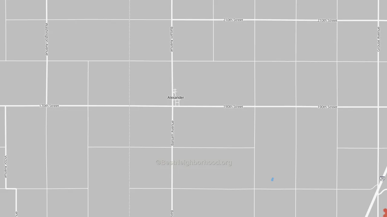 Walk Grade map of 50420, IA, walkable areas in green and car-dependent areas in red