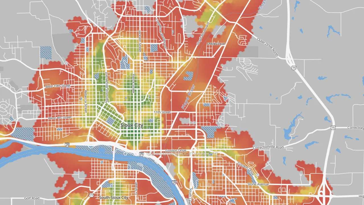 Walk Grade map of 51105, IA, walkable areas in green and car-dependent areas in red