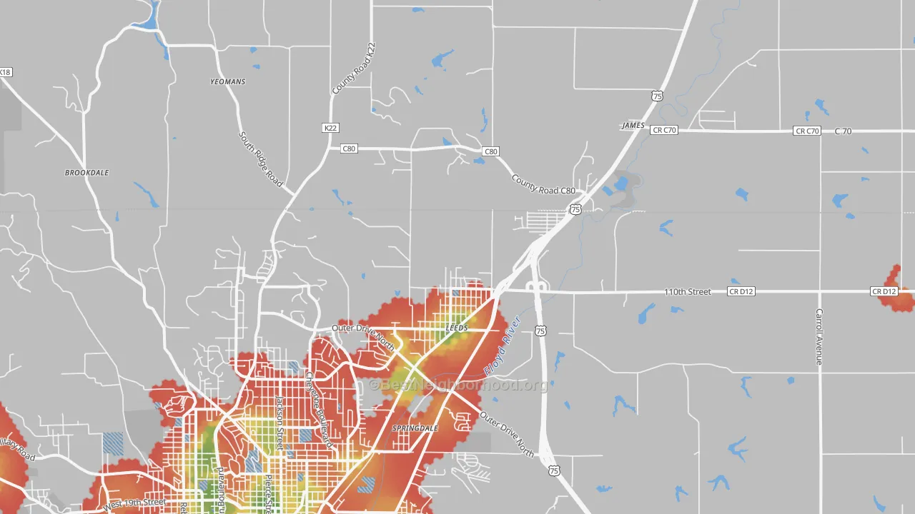 Walk Grade map of 51108, IA, walkable areas in green and car-dependent areas in red