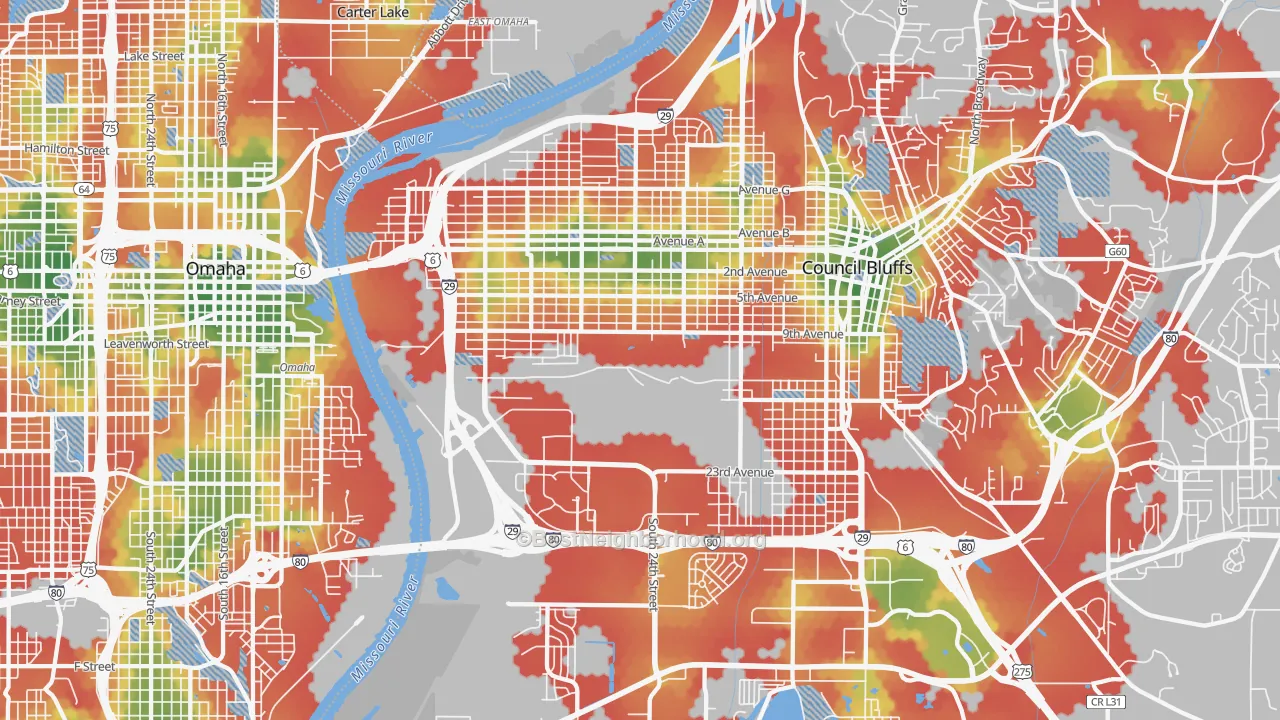 Walk Grade map of 51501, IA, walkable areas in green and car-dependent areas in red