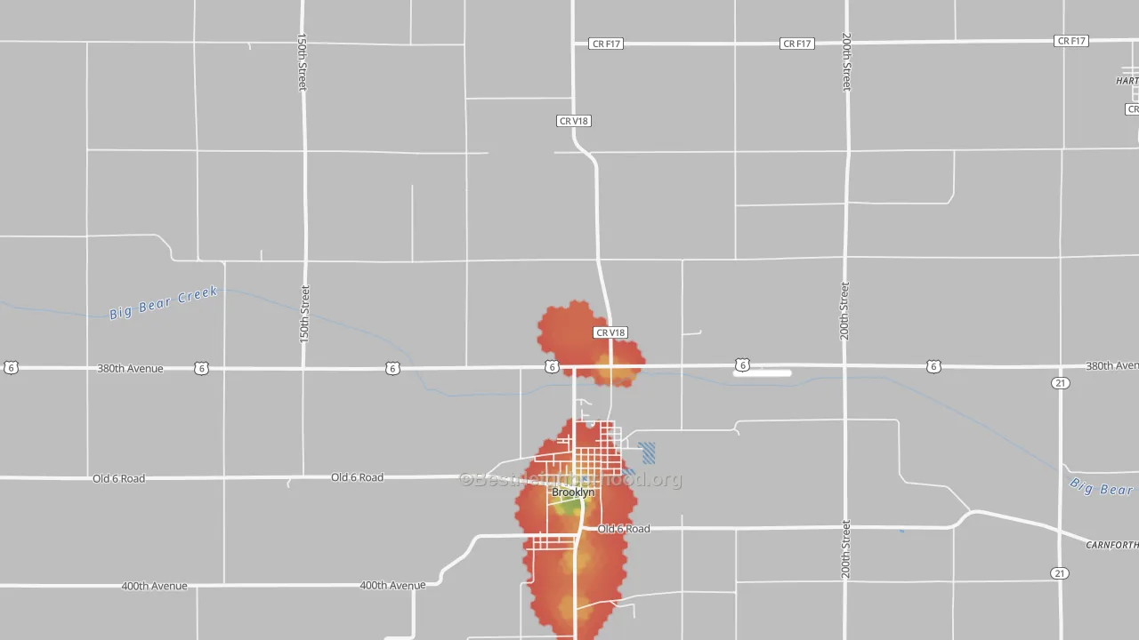 Walk Grade map of 52211, IA, walkable areas in green and car-dependent areas in red