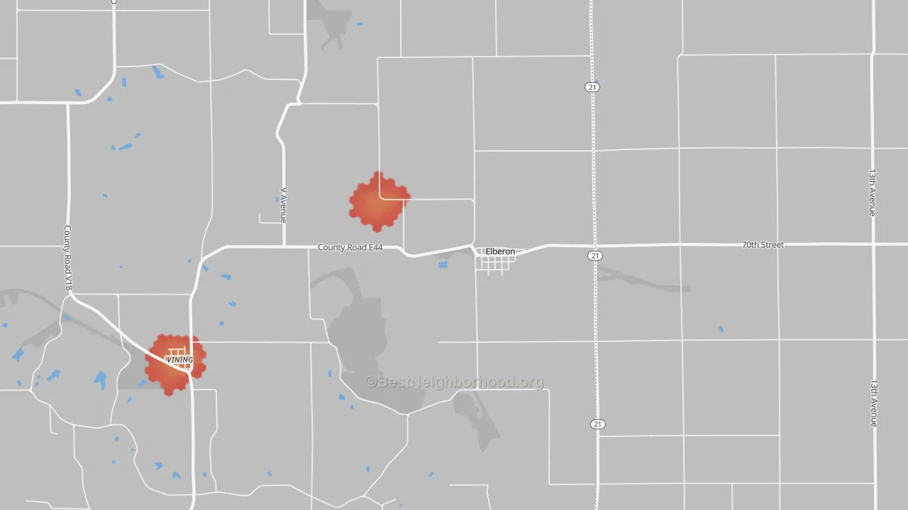 Walk Grade map of 52225, IA, walkable areas in green and car-dependent areas in red