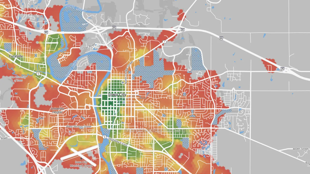 Walk Grade map of 52245, IA, walkable areas in green and car-dependent areas in red