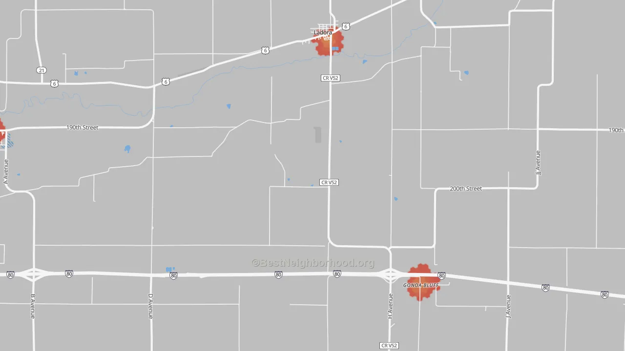 Walk Grade map of 52251, IA, walkable areas in green and car-dependent areas in red