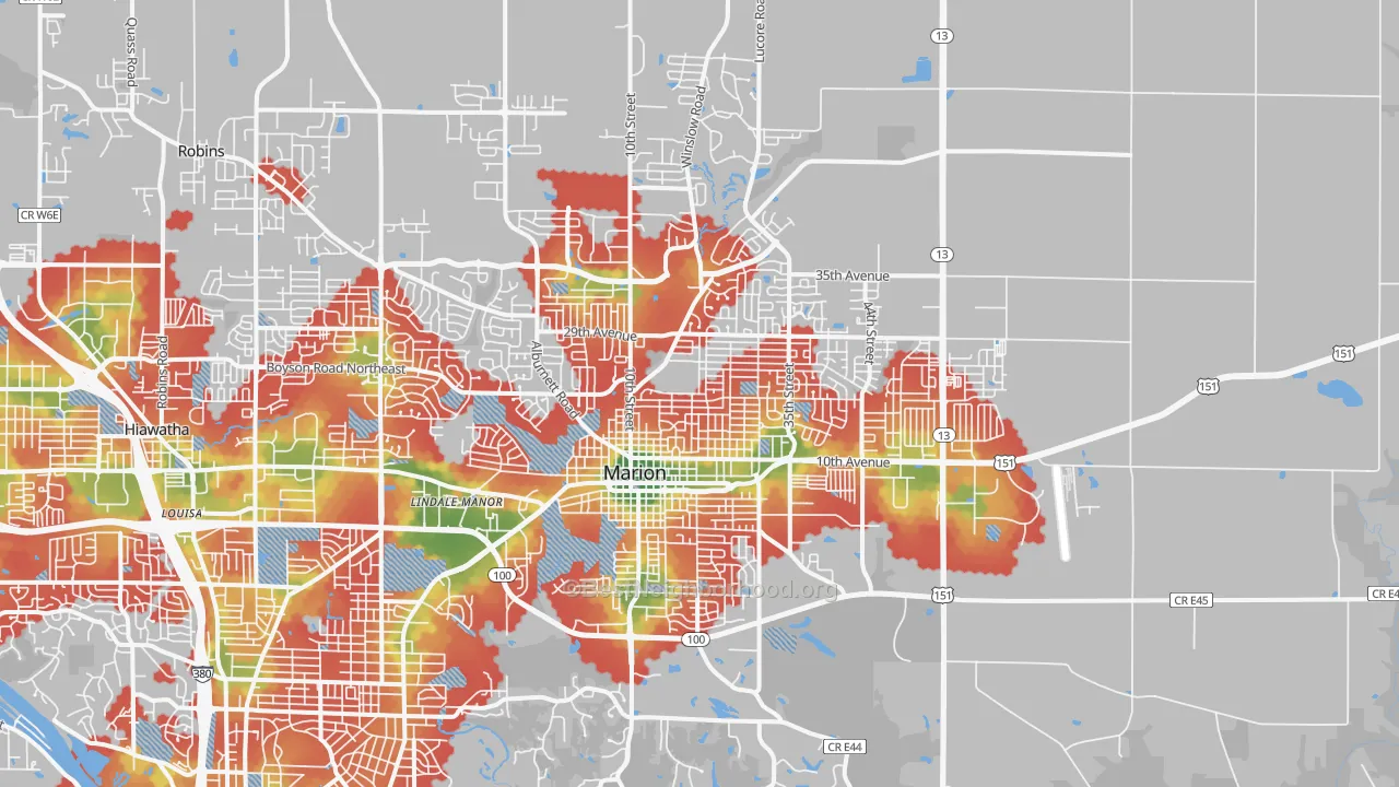 Walk Grade map of 52302, IA, walkable areas in green and car-dependent areas in red