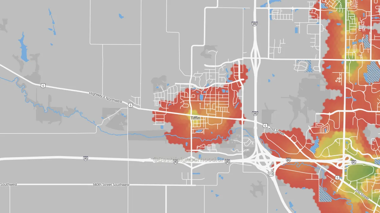 Walk Grade map of 52340, IA, walkable areas in green and car-dependent areas in red