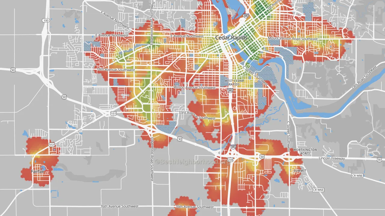 Walk Grade map of 52404, IA, walkable areas in green and car-dependent areas in red