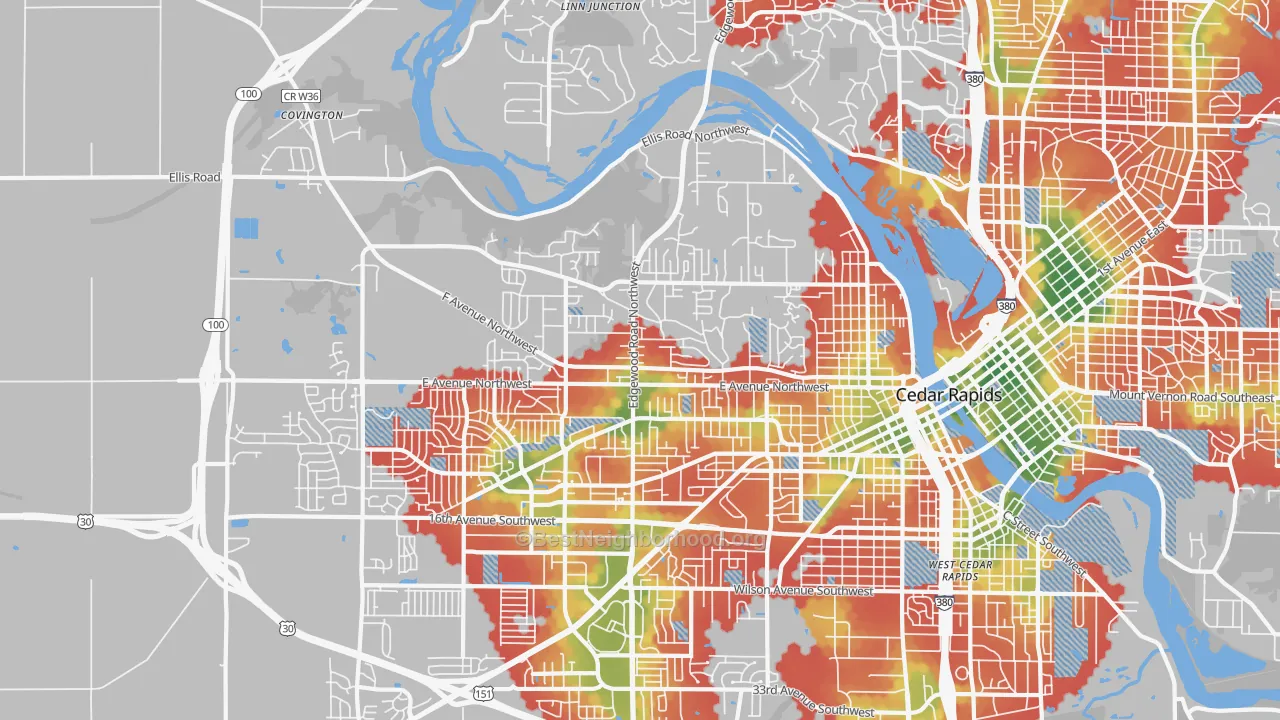 Walk Grade map of 52405, IA, walkable areas in green and car-dependent areas in red