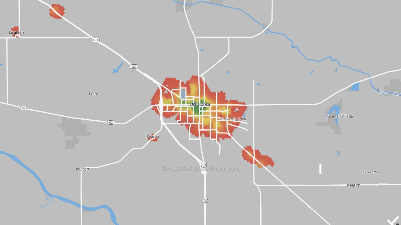 Walk Grade map of 52577, IA, walkable areas in green and car-dependent areas in red