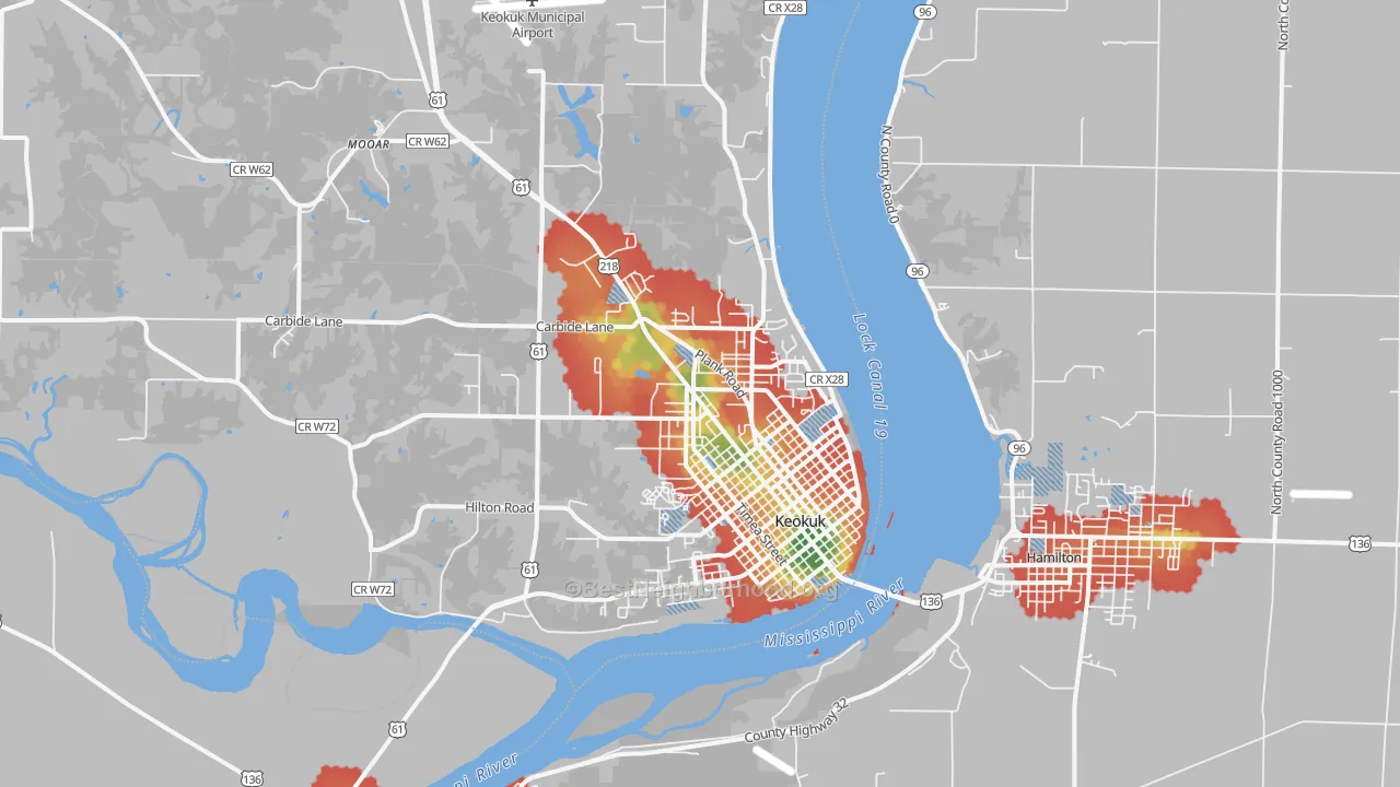 Walk Grade map of 52632, IA, walkable areas in green and car-dependent areas in red