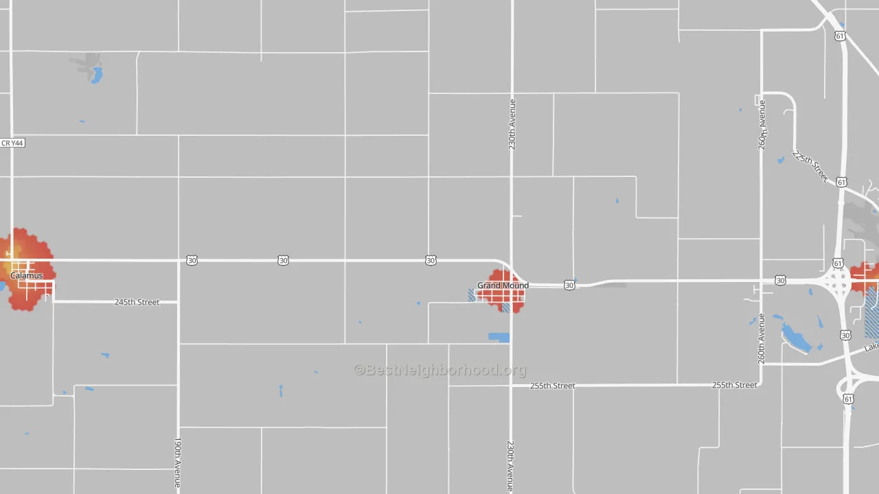 Walk Grade map of 52751, IA, walkable areas in green and car-dependent areas in red