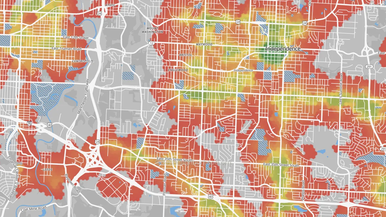 Walk Grade map of 64052, MO, walkable areas in green and car-dependent areas in red