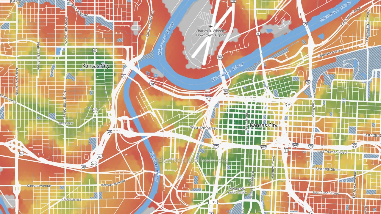 Walk Grade map of 64101, MO, walkable areas in green and car-dependent areas in red