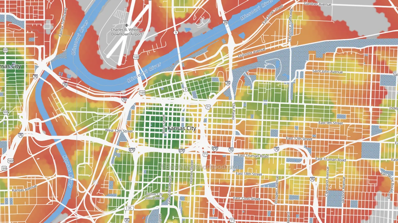 Walk Grade map of 64106, MO, walkable areas in green and car-dependent areas in red