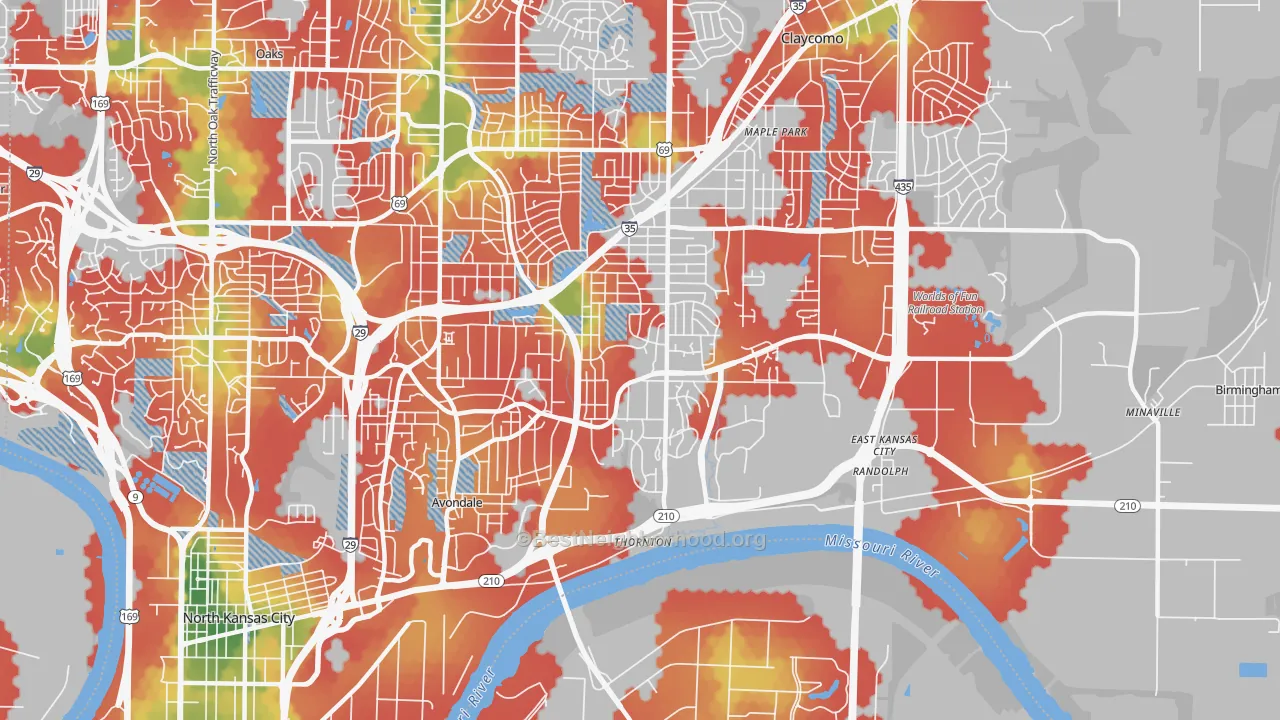 Walk Grade map of 64117, MO, walkable areas in green and car-dependent areas in red