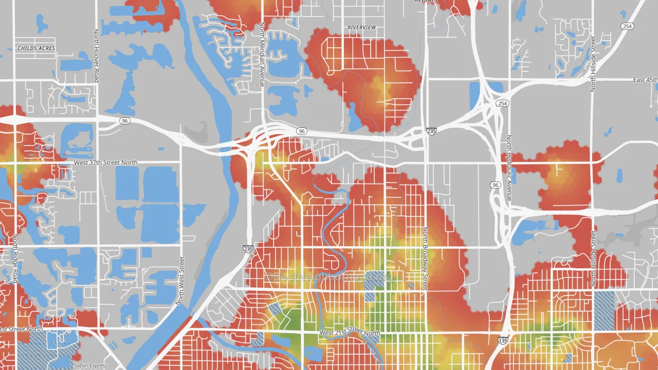 Walk Grade map of 67204, KS, walkable areas in green and car-dependent areas in red