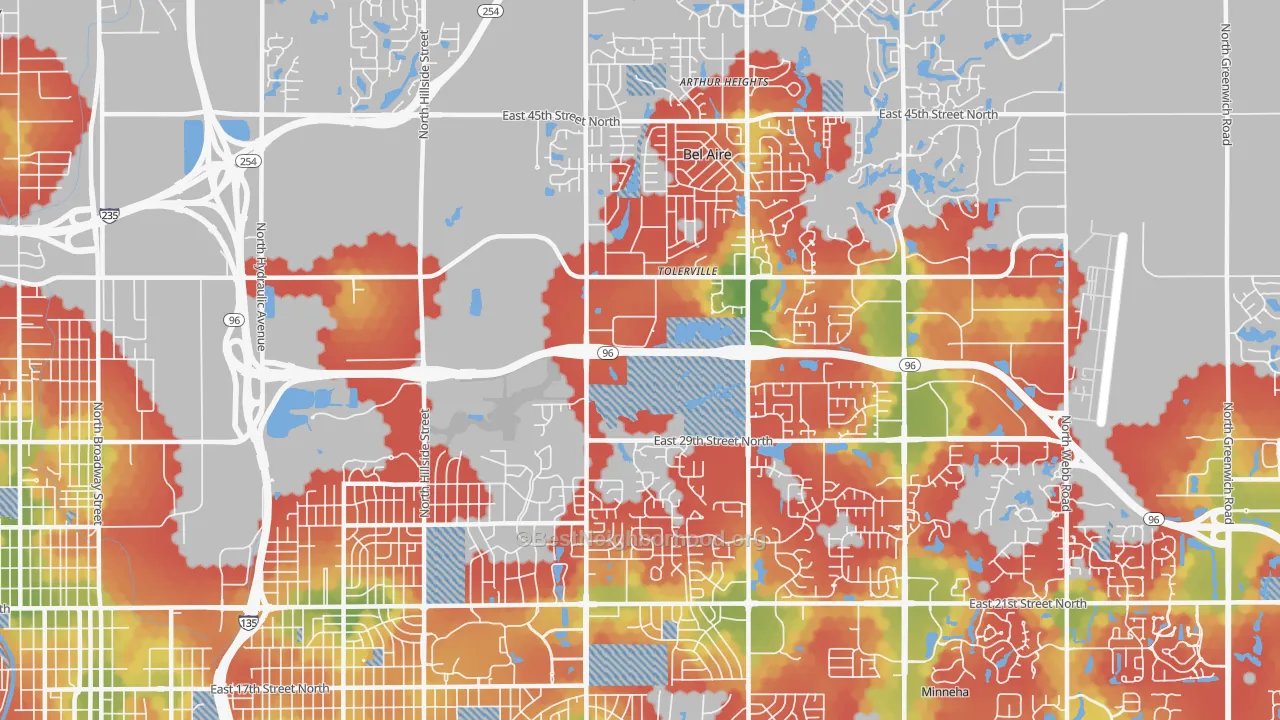 Walk Grade map of 67220, KS, walkable areas in green and car-dependent areas in red