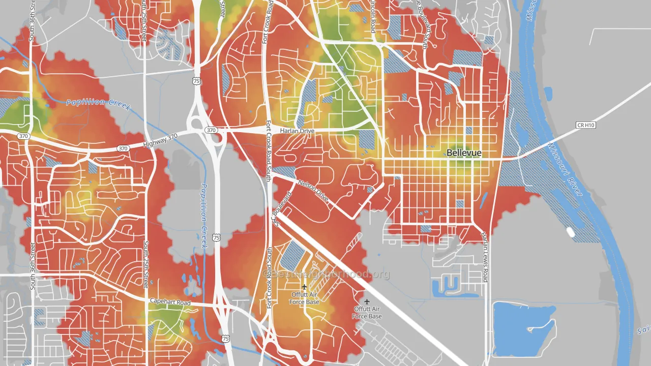 Walk Grade map of 68113, NE, walkable areas in green and car-dependent areas in red