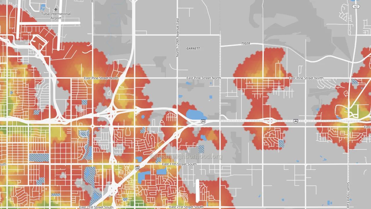 Walk Grade map of 74116, OK, walkable areas in green and car-dependent areas in red