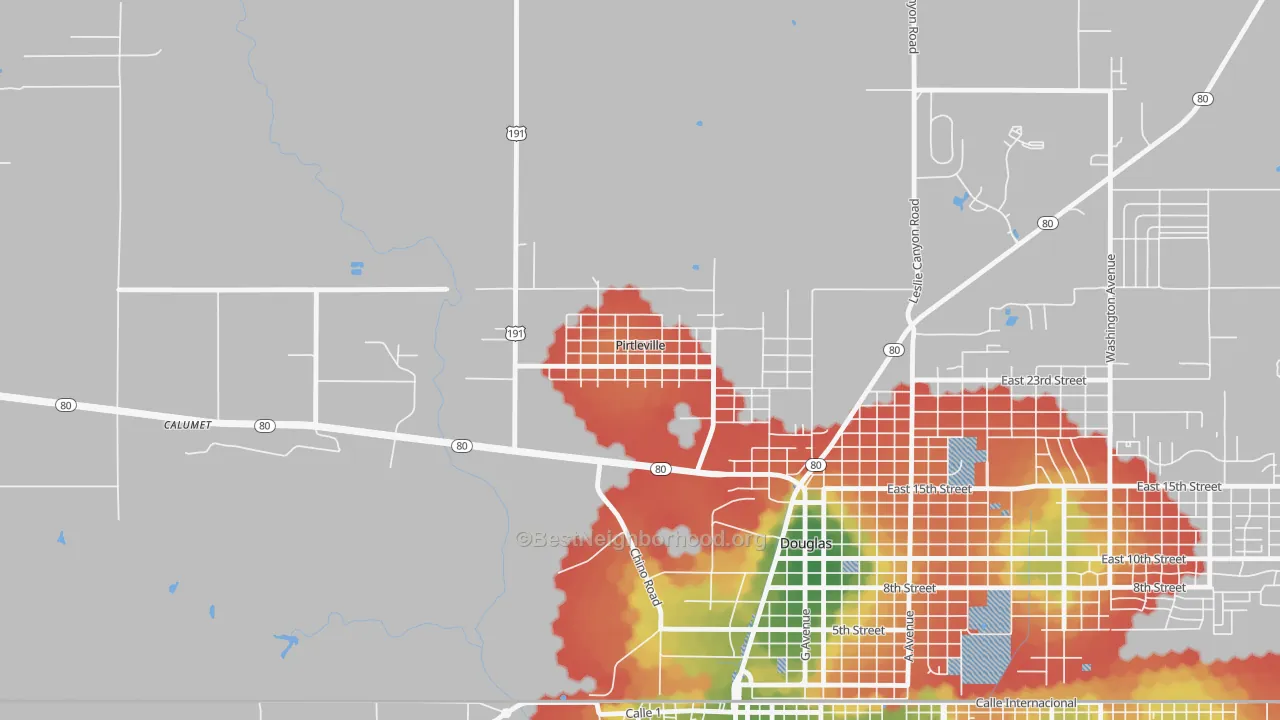 Walk Grade map of 85626, AZ, walkable areas in green and car-dependent areas in red