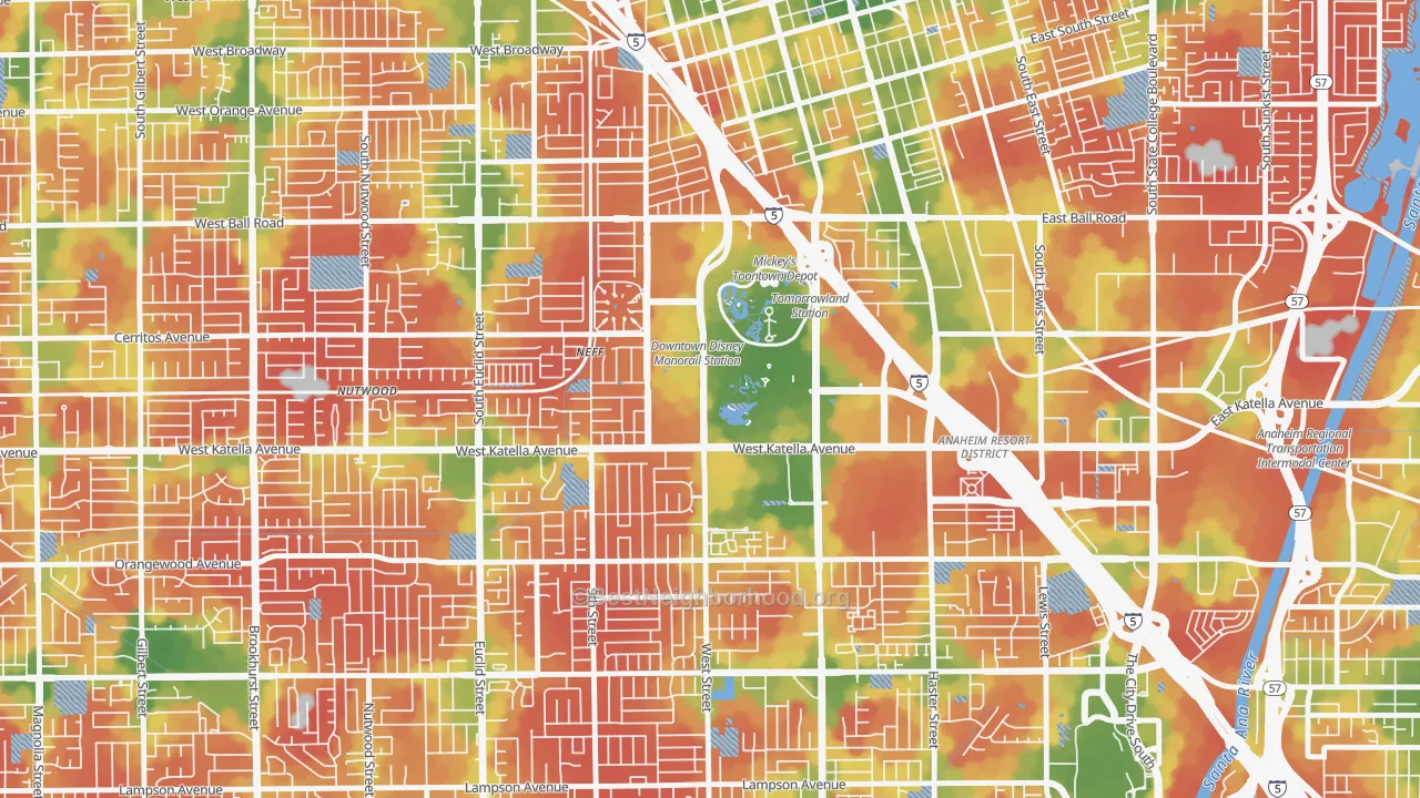 Walk Grade map of 92802, CA, walkable areas in green and car-dependent areas in red