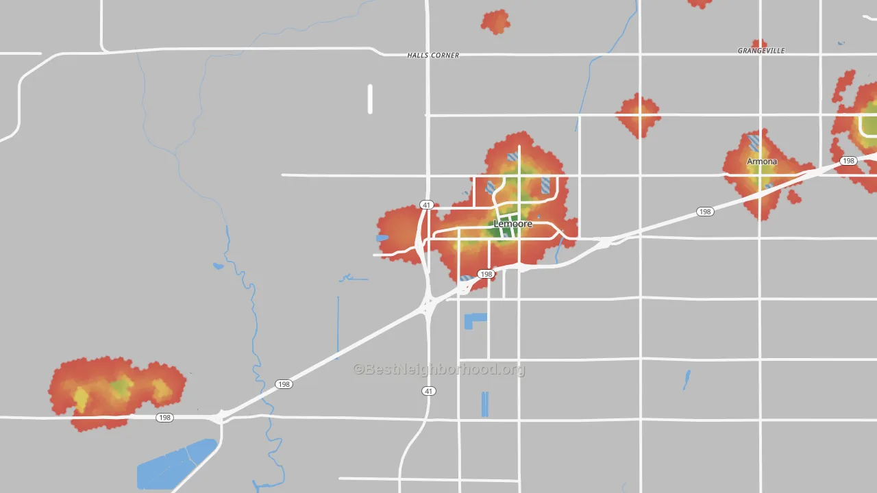Walk Grade map of 93245, CA, walkable areas in green and car-dependent areas in red