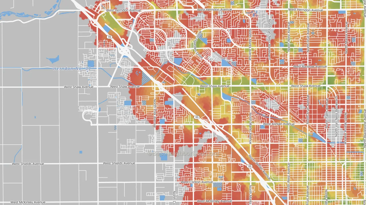 Walk Grade map of 93722, CA, walkable areas in green and car-dependent areas in red