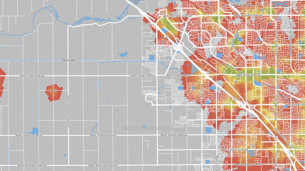 Walk Grade map of 93723, CA, walkable areas in green and car-dependent areas in red