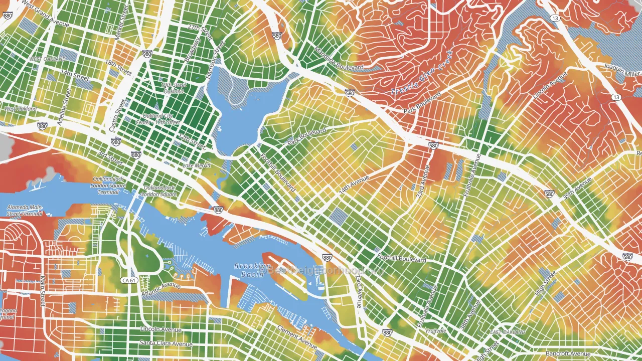 Walk Grade map of 94606, CA, walkable areas in green and car-dependent areas in red