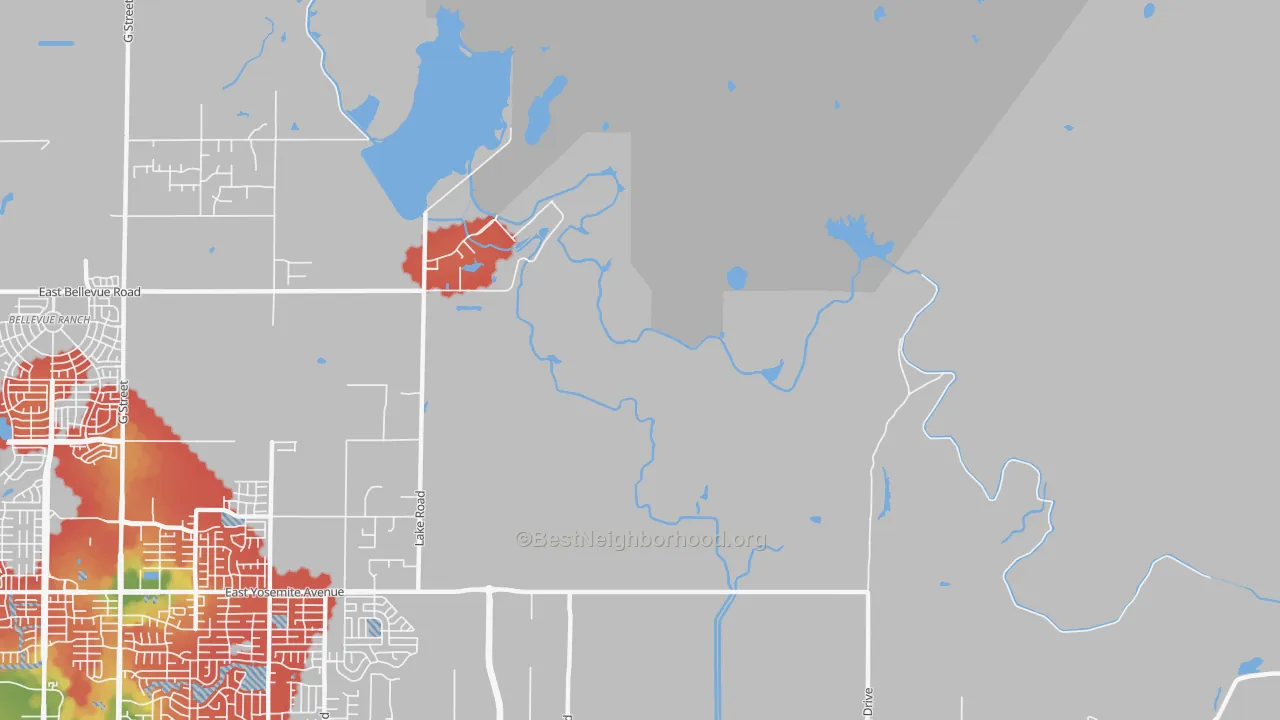 Walk Grade map of 95343, CA, walkable areas in green and car-dependent areas in red